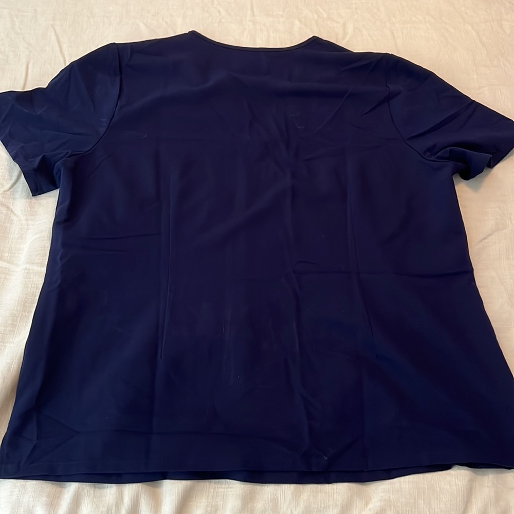 Figs scrub top - Picture 3 of 4